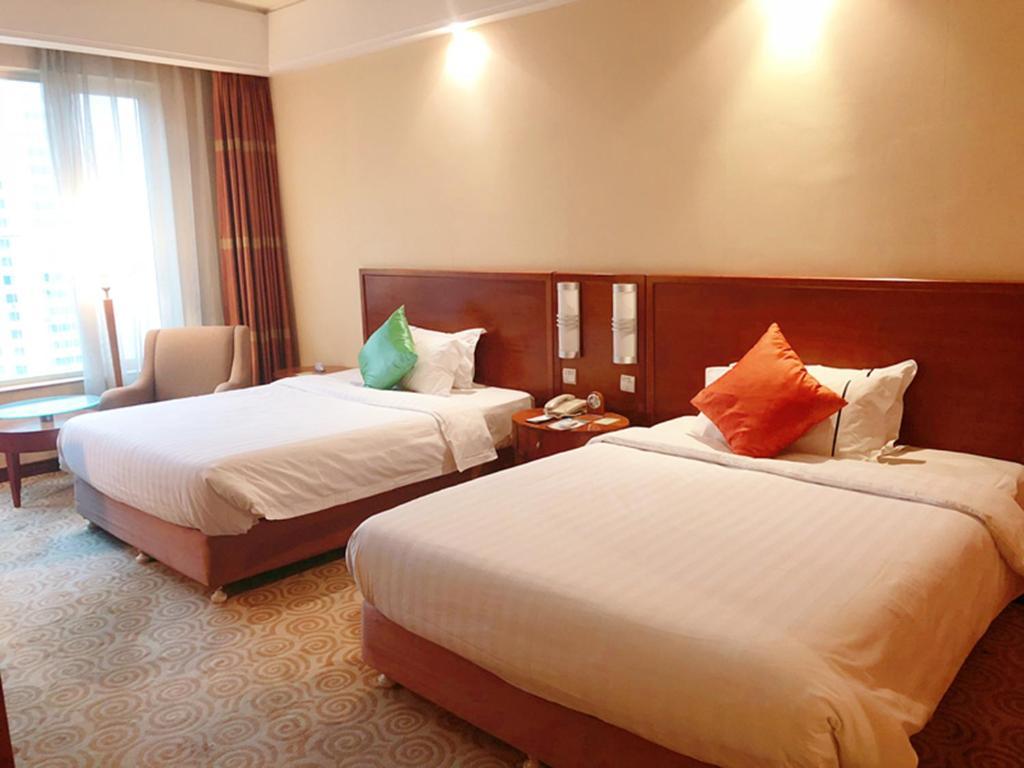 Hotel Equatorial Qingdao Esterno foto