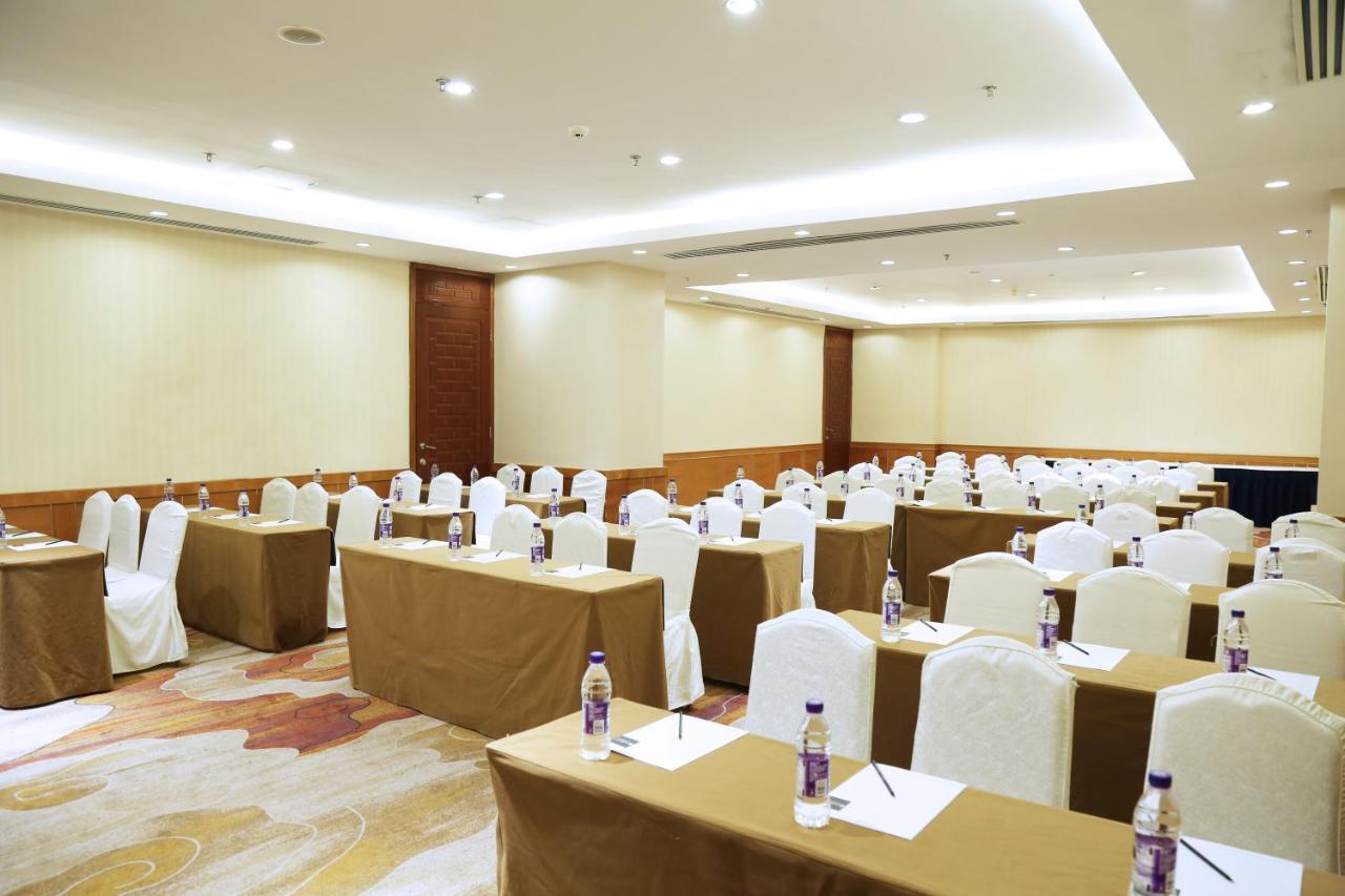 Hotel Equatorial Qingdao Esterno foto